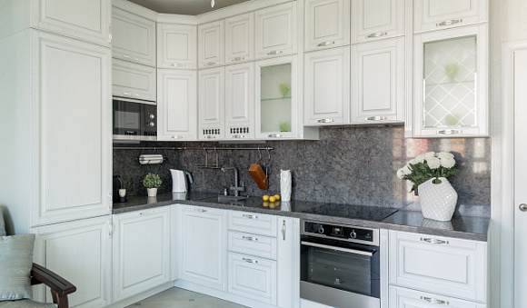 Белая кухня в Мурманске