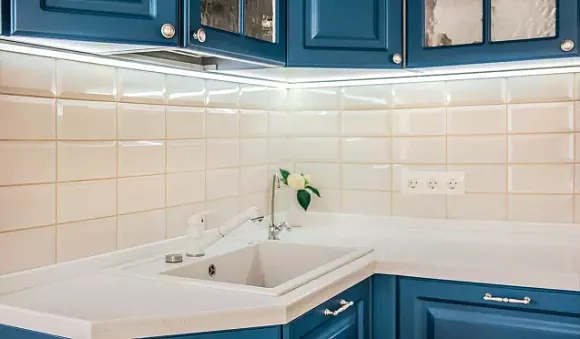 Синяя кухня в Санкт-Петербурге